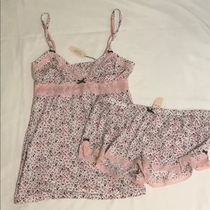 NWT Victoria’s Secret Dainty Floral Cami Set SMALL